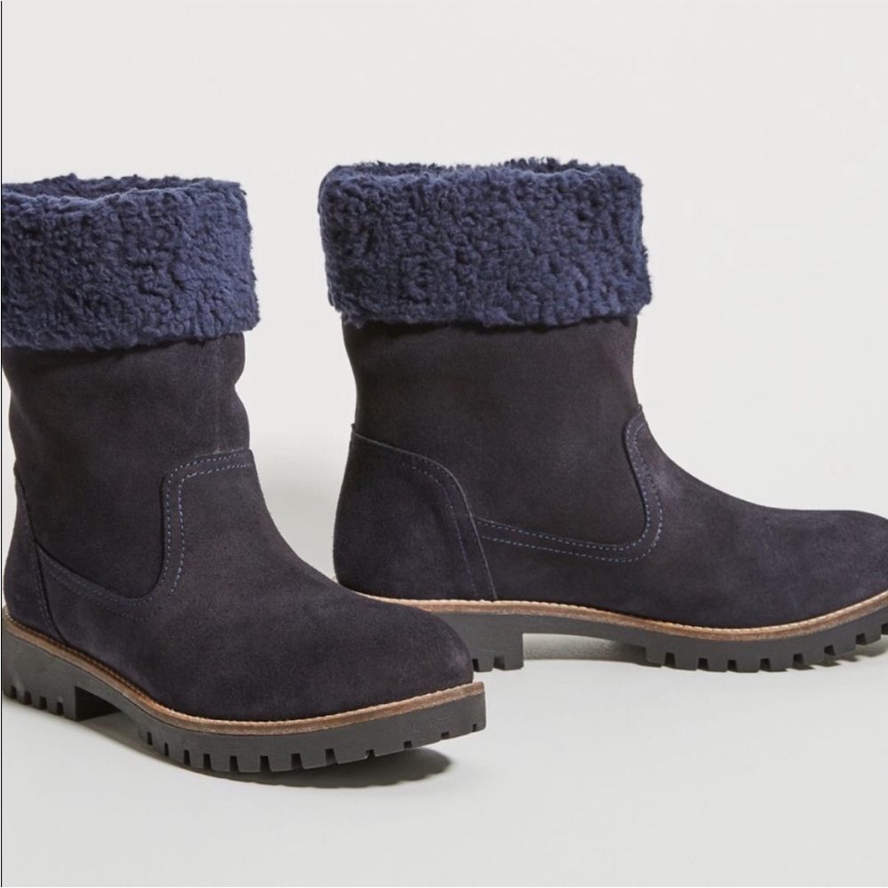 ANTHROPOLOGIE Louise Navy Sherpa-Cuffed Suede Ankle Boots Size 9